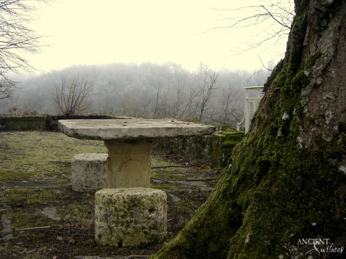 Outdoor landscaping with stone water pool Fountains-18